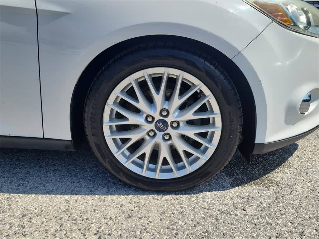 Thumbnail: 2012 Ford Focus - 5