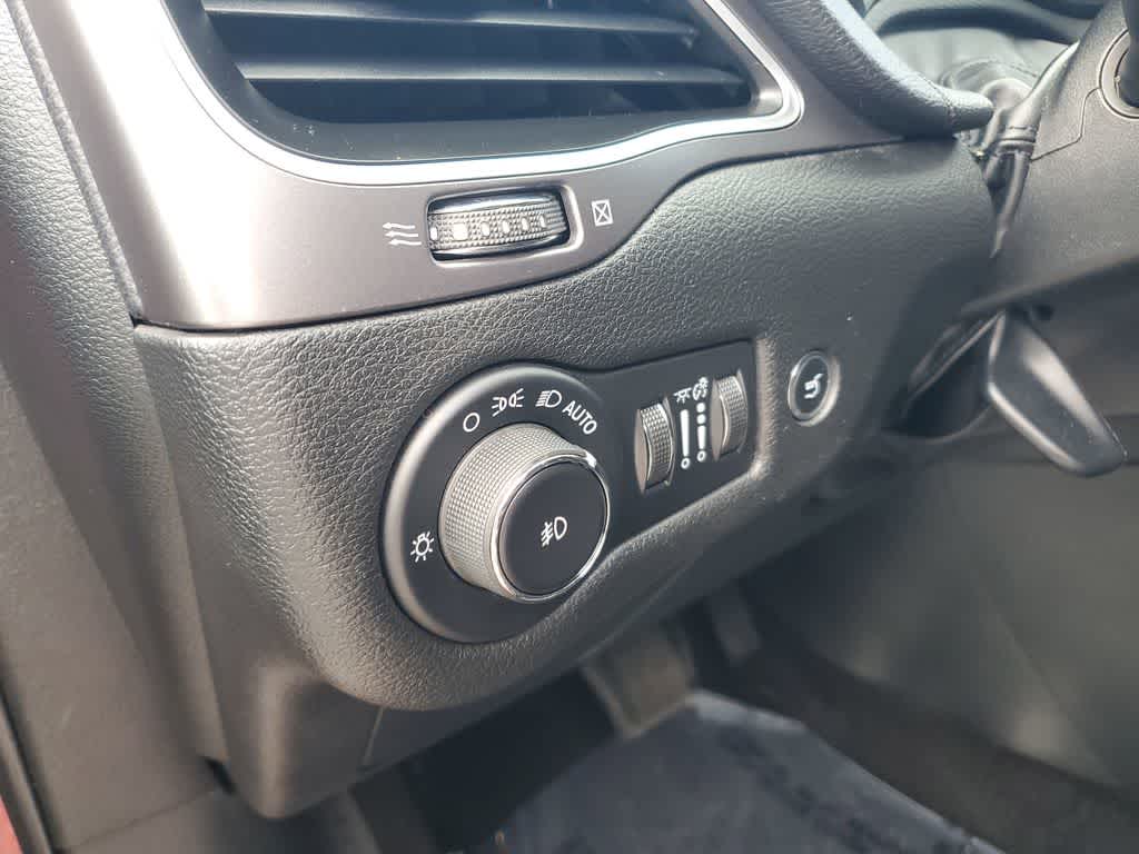 Thumbnail: 2019 Jeep Cherokee - 21