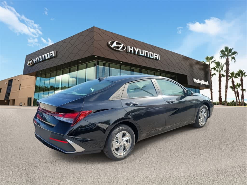 Thumbnail: 2025 Hyundai Elantra - 3