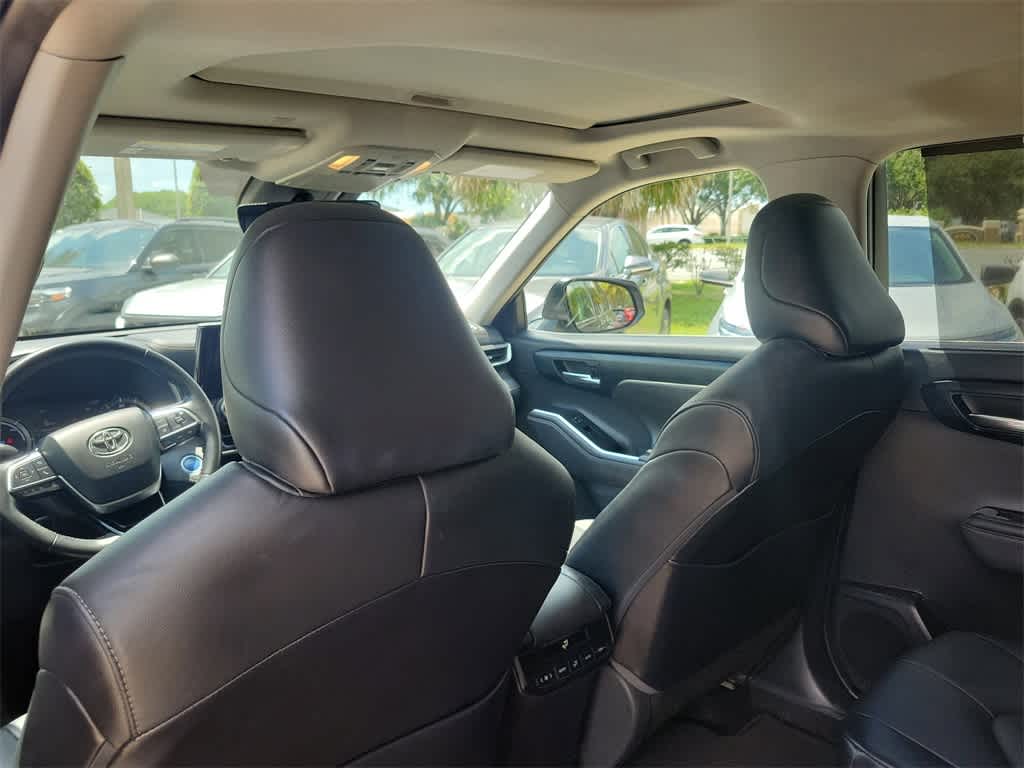 Thumbnail: 2020 Toyota Highlander - 12