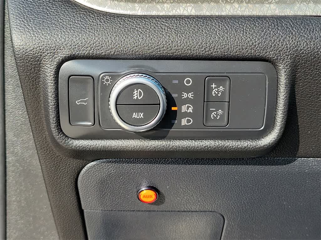 Thumbnail: 2022 Ford Explorer - 21