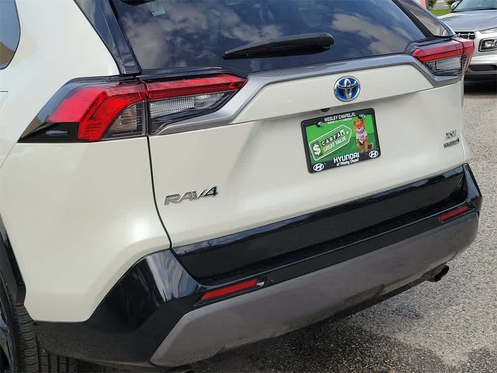 Thumbnail: 2021 Toyota RAV4 - 6