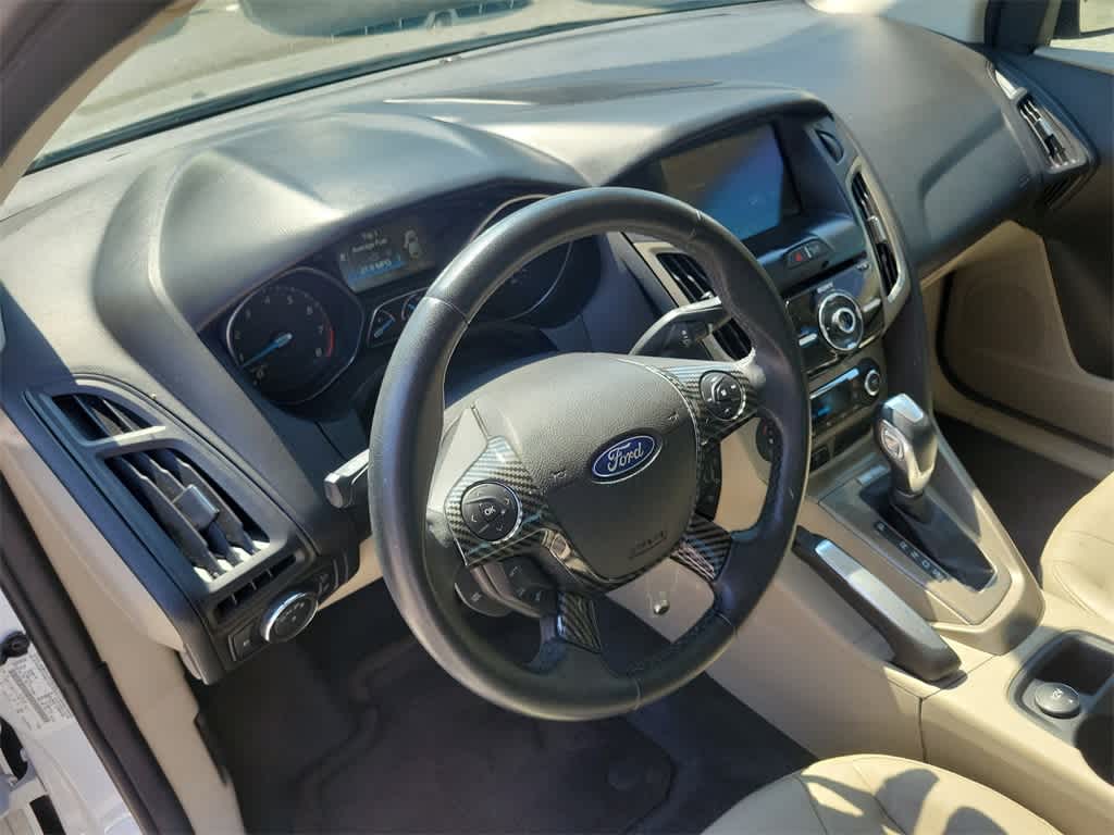 Thumbnail: 2012 Ford Focus - 24