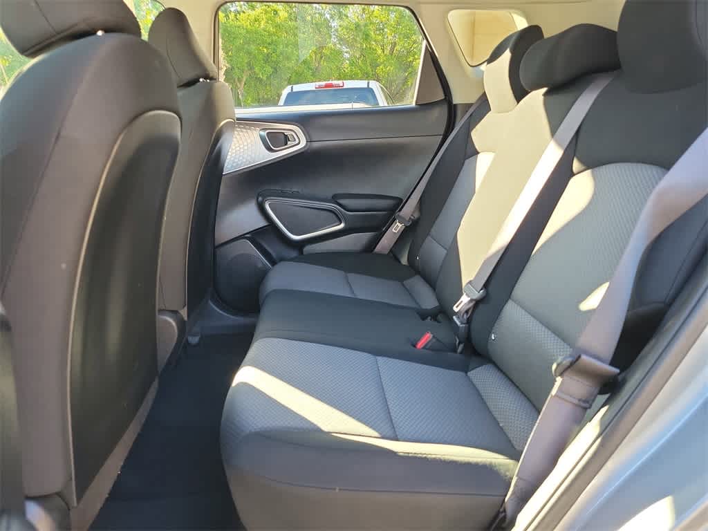 2023 Kia Soul LX 8