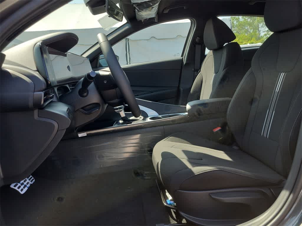 Thumbnail: 2025 Hyundai Elantra - 15