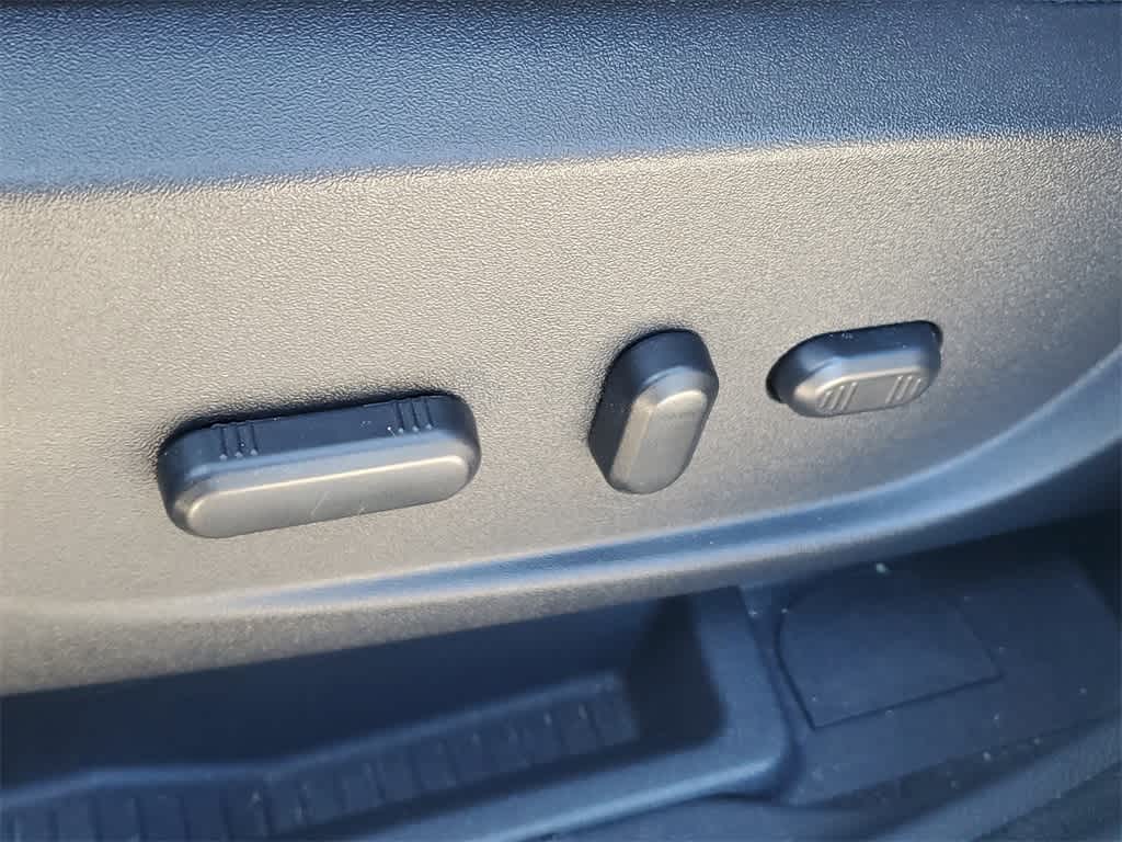 Thumbnail: 2014 Ford Escape - 20