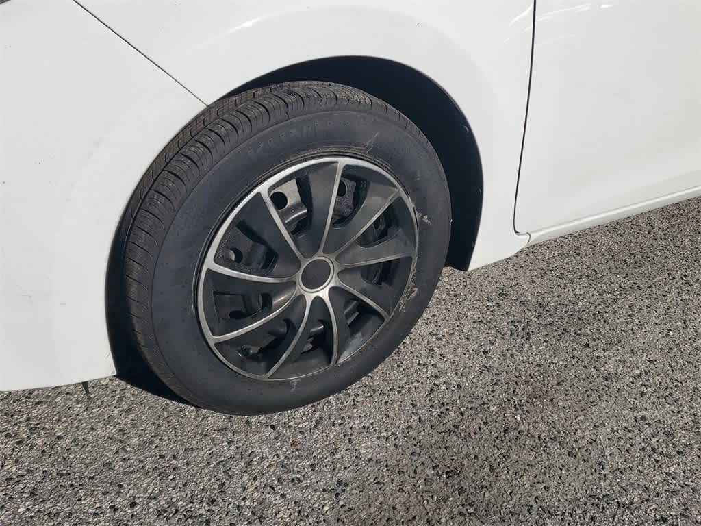 Thumbnail: 2015 Toyota Corolla - 5