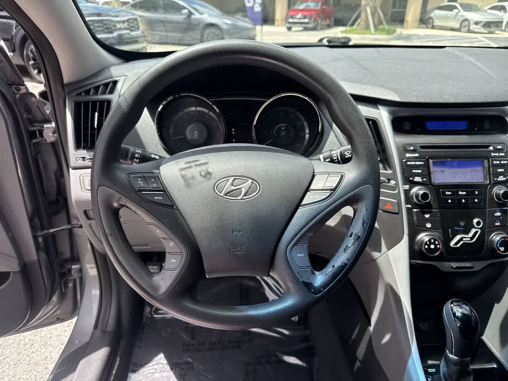 Thumbnail: 2013 Hyundai Sonata - 22