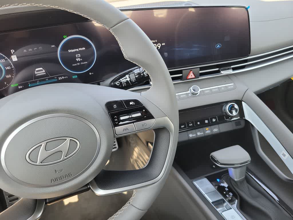 Thumbnail: 2025 Hyundai Elantra - 30