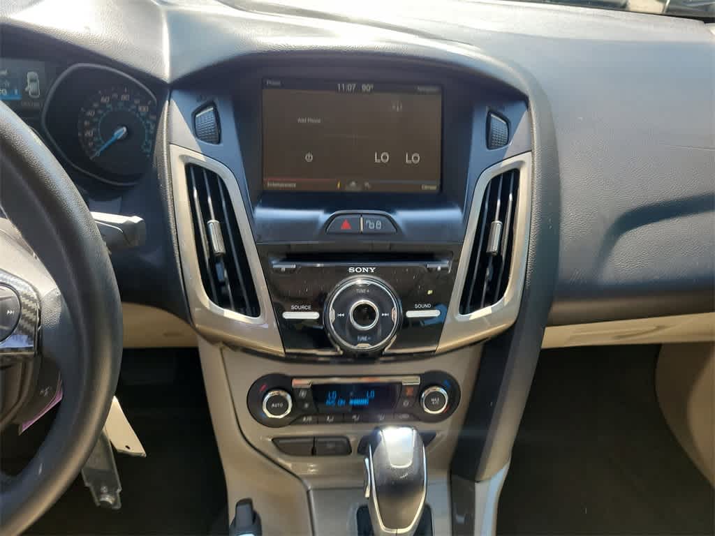 Thumbnail: 2012 Ford Focus - 17