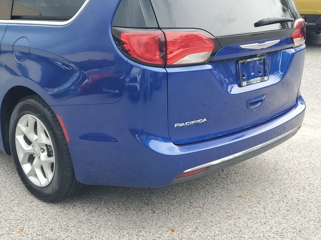 Thumbnail: 2020 Chrysler Pacifica - 7