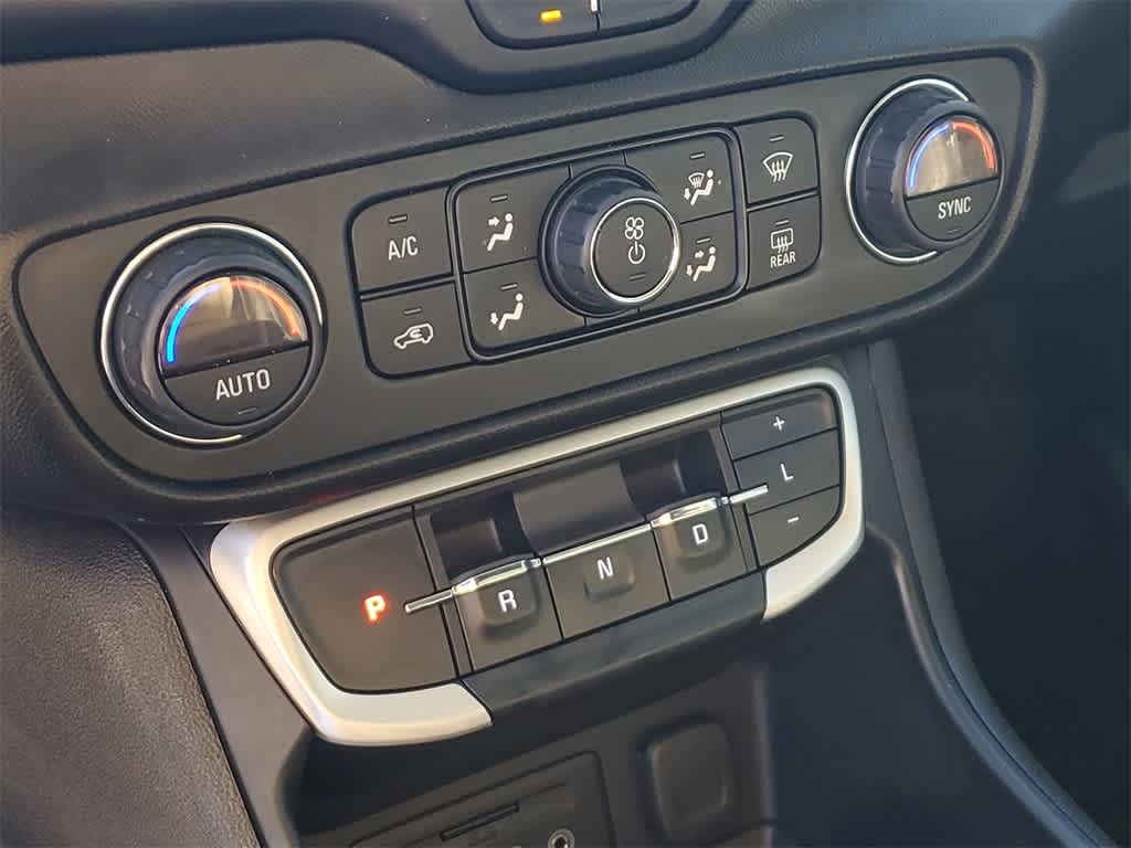 Thumbnail: 2022 GMC Terrain - 28