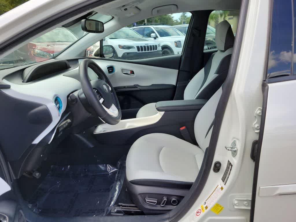 Thumbnail: 2017 Toyota Prius Prime - 21