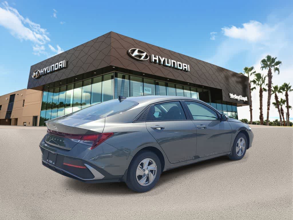 Thumbnail: 2026 Hyundai Elantra - 3