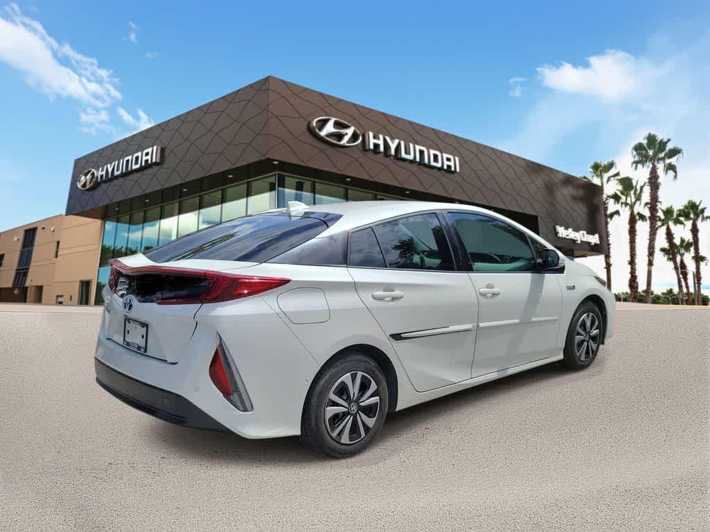Thumbnail: 2017 Toyota Prius Prime - 3