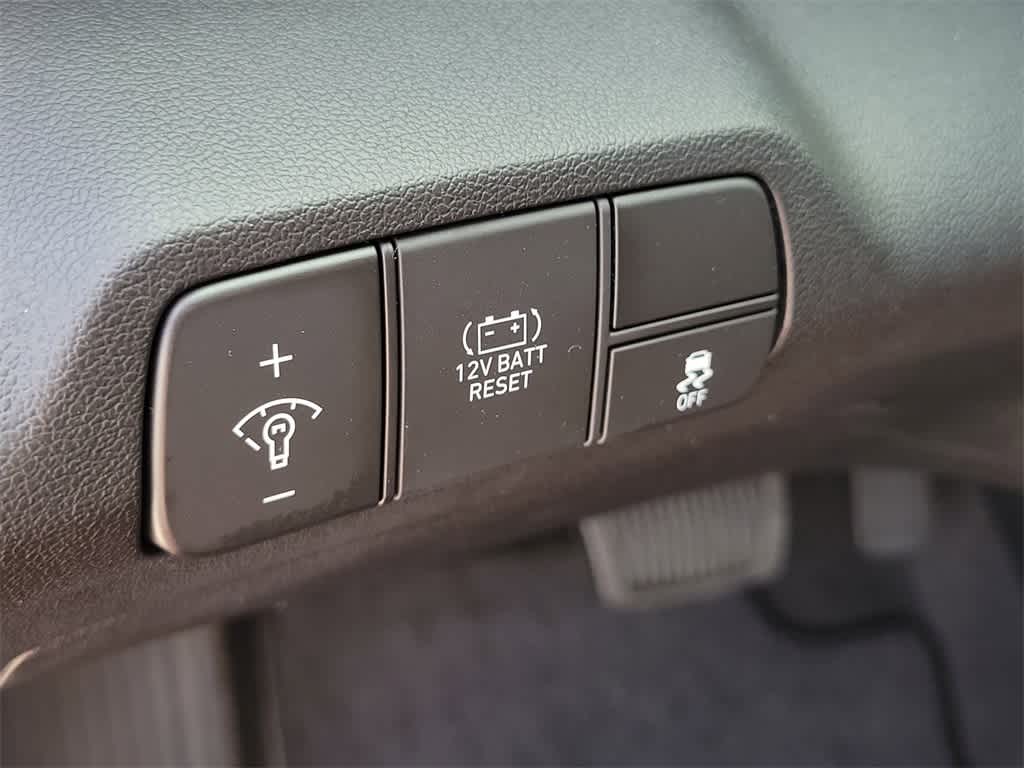 Thumbnail: 2025 Hyundai Elantra - 21