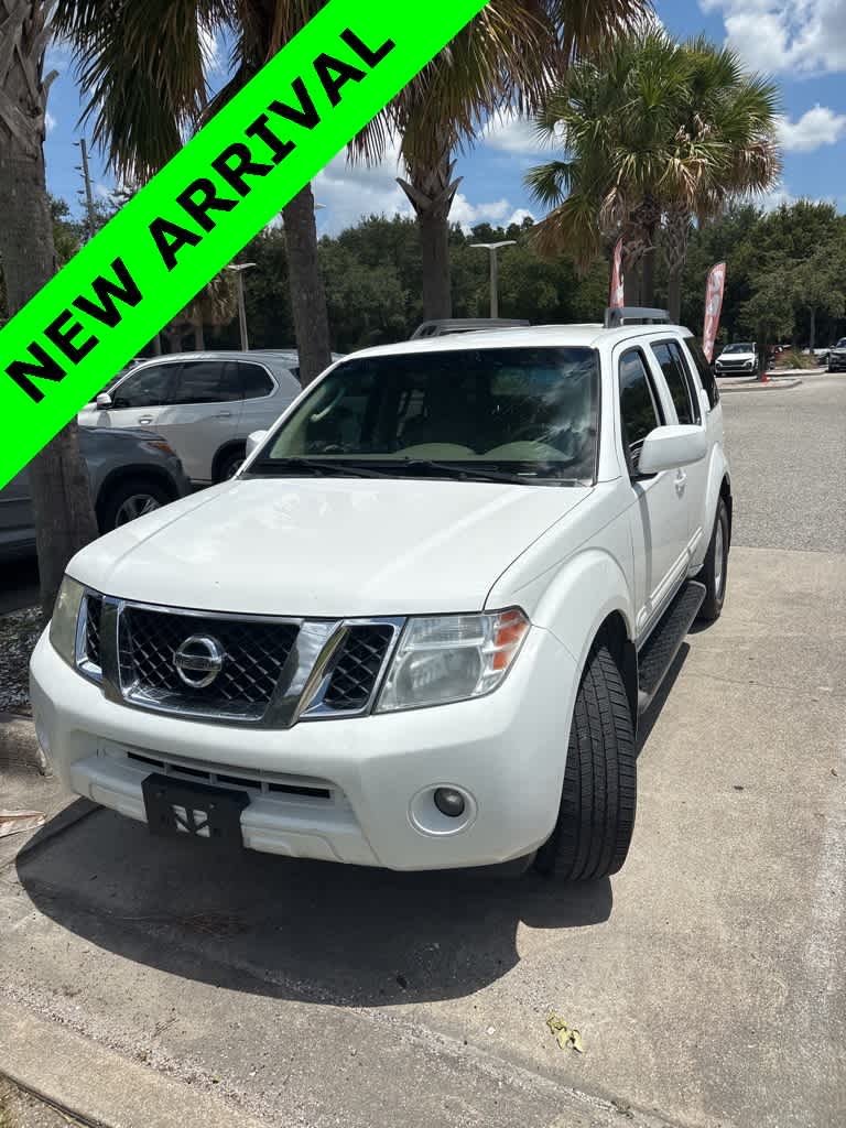 Thumbnail: 2012 Nissan Pathfinder - 1