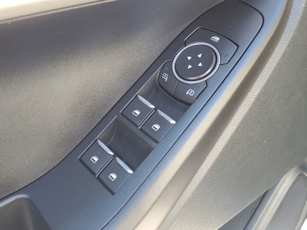 Thumbnail: 2022 Ford Explorer - 17