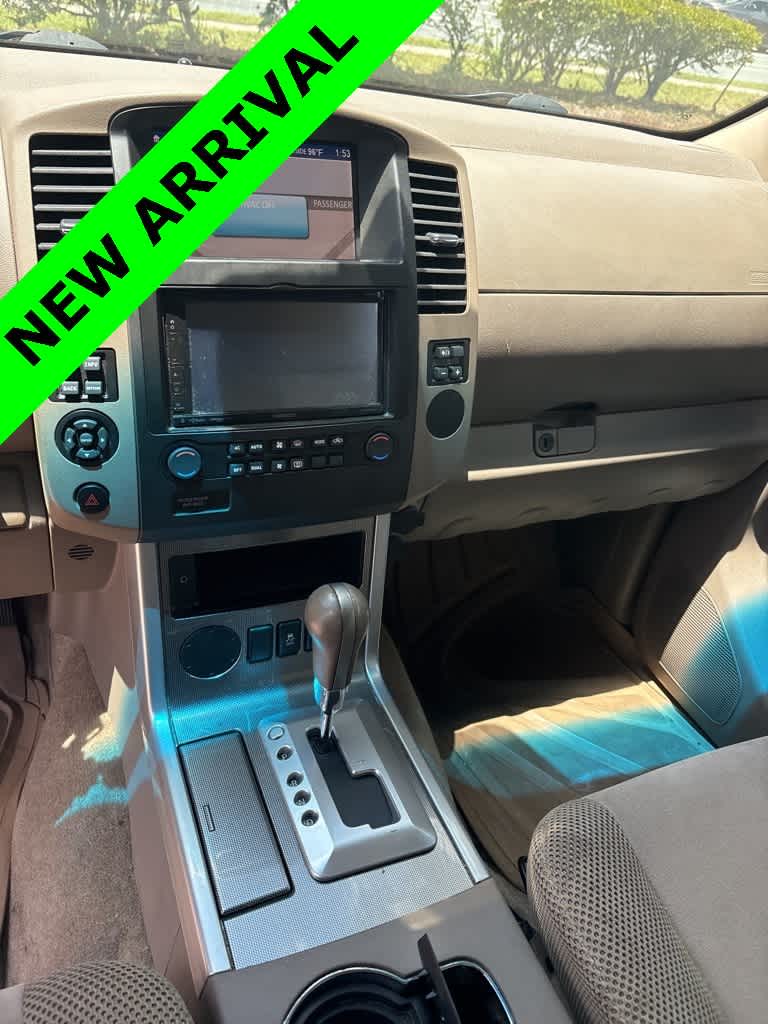 Thumbnail: 2012 Nissan Pathfinder - 4