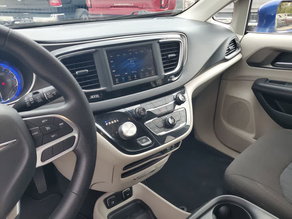 Thumbnail: 2020 Chrysler Pacifica - 30