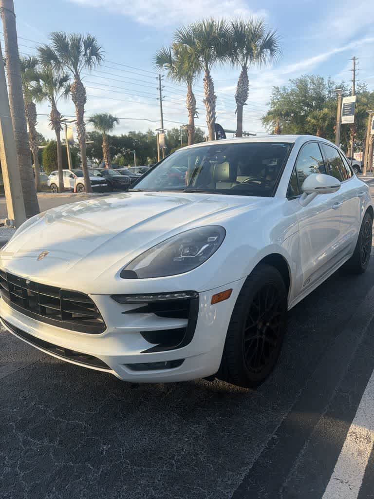 Thumbnail: 2017 Porsche Macan - 3