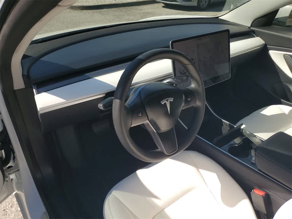 Thumbnail: 2020 Tesla Model 3 - 21