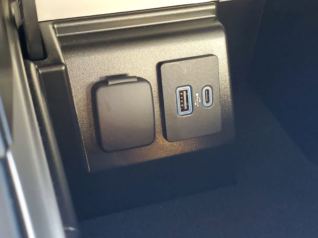 Thumbnail: 2022 Ford Explorer - 29