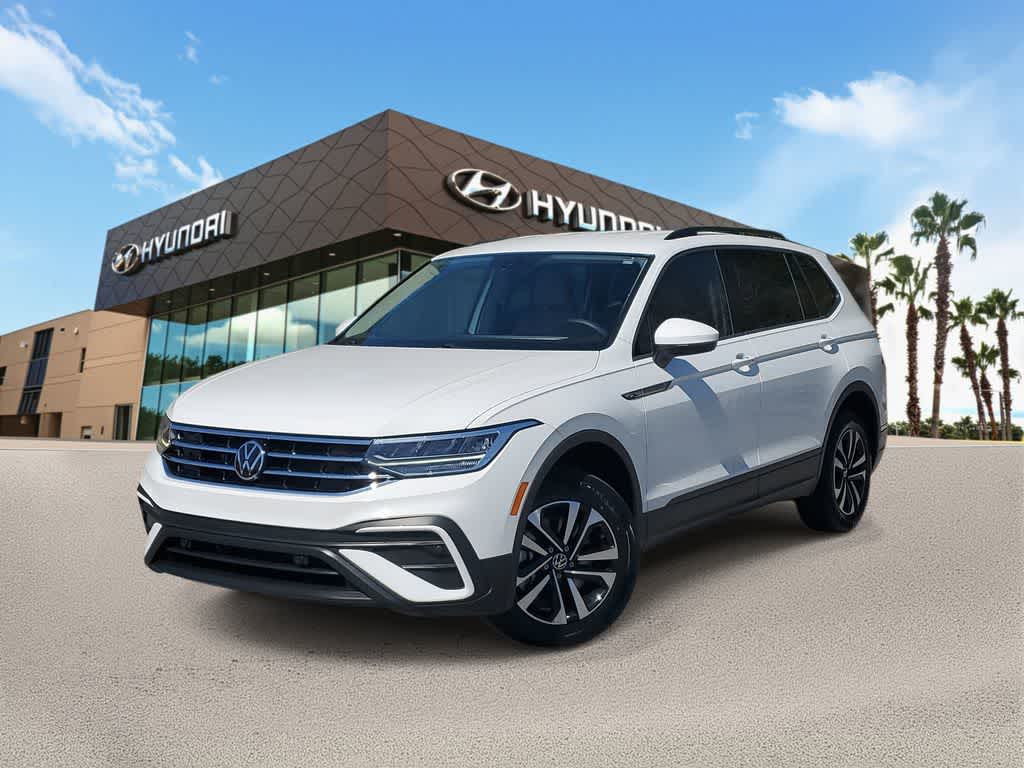 Thumbnail: 2023 Volkswagen Tiguan - 1