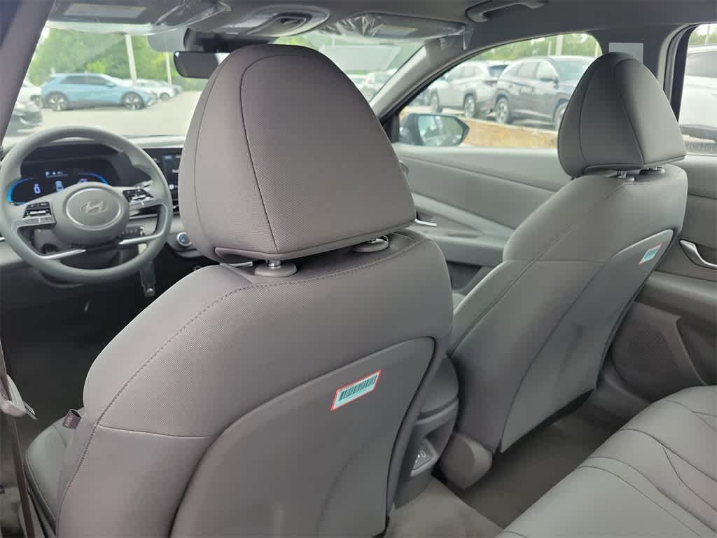 Thumbnail: 2025 Hyundai Elantra - 10