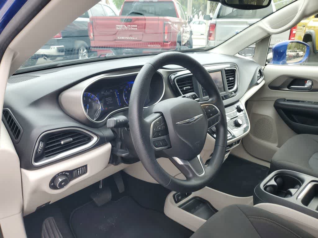 Thumbnail: 2020 Chrysler Pacifica - 21