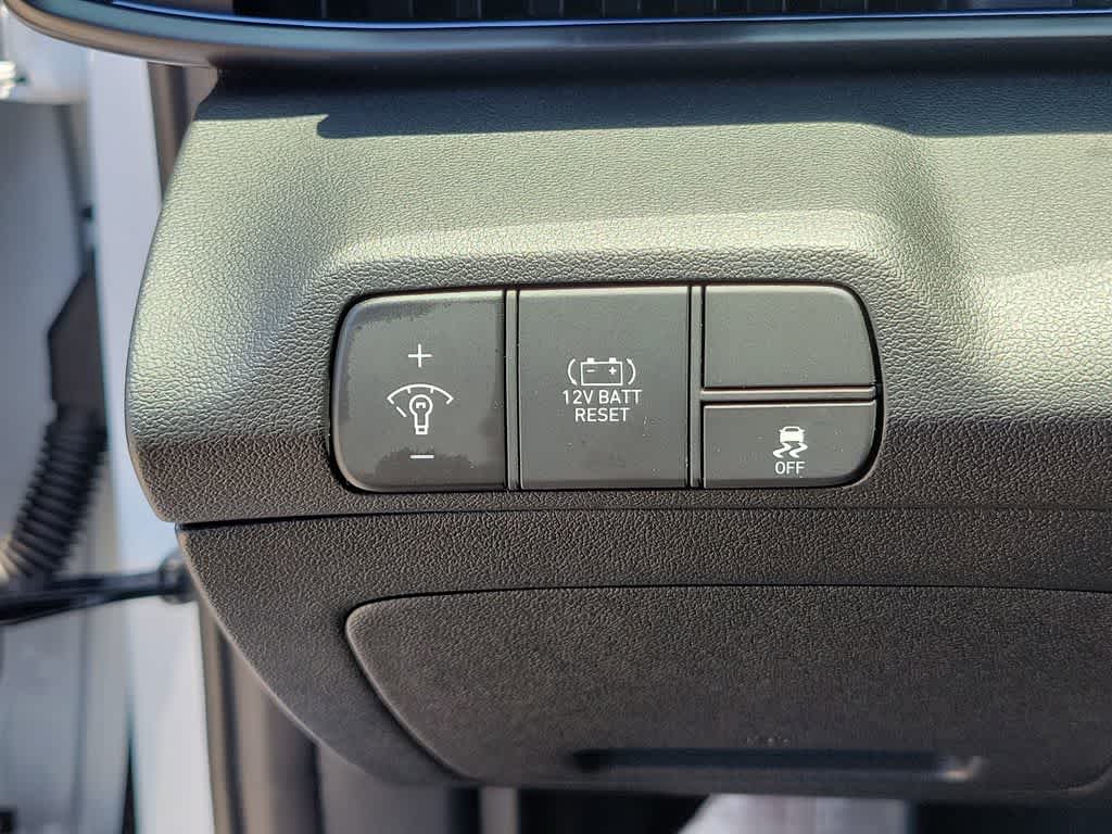 Thumbnail: 2025 Hyundai Elantra - 22