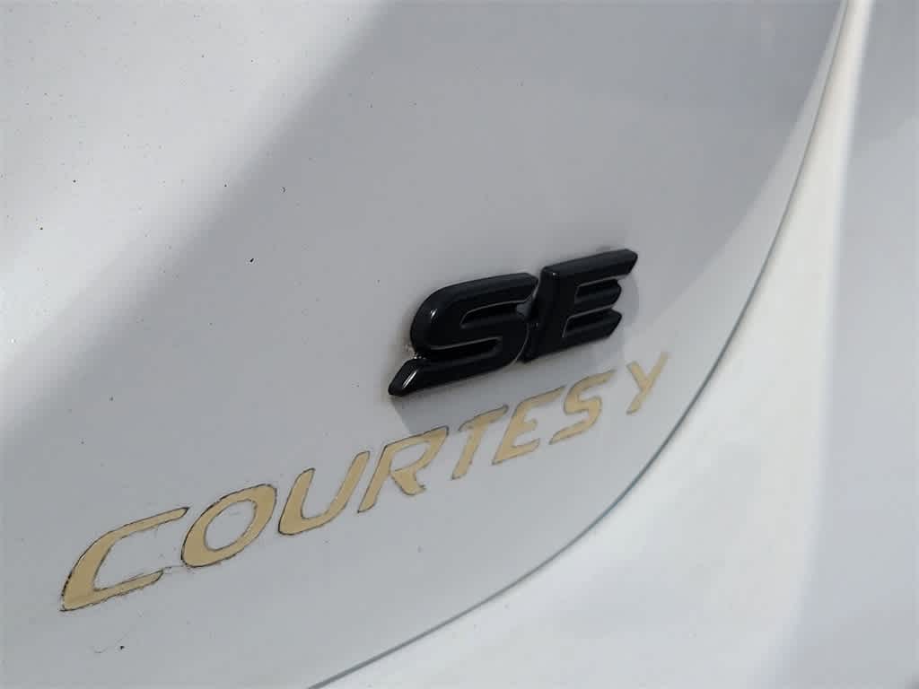 2020 Toyota Camry SE 11