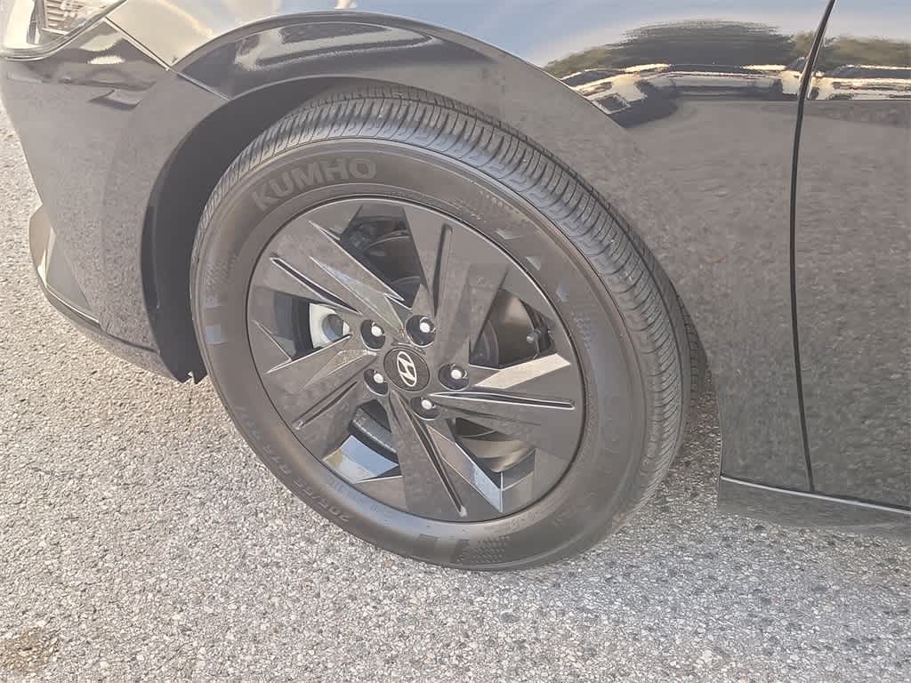 Thumbnail: 2023 Hyundai Elantra - 5