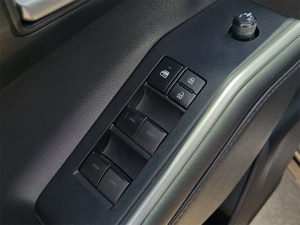 Thumbnail: 2020 Toyota Highlander - 20