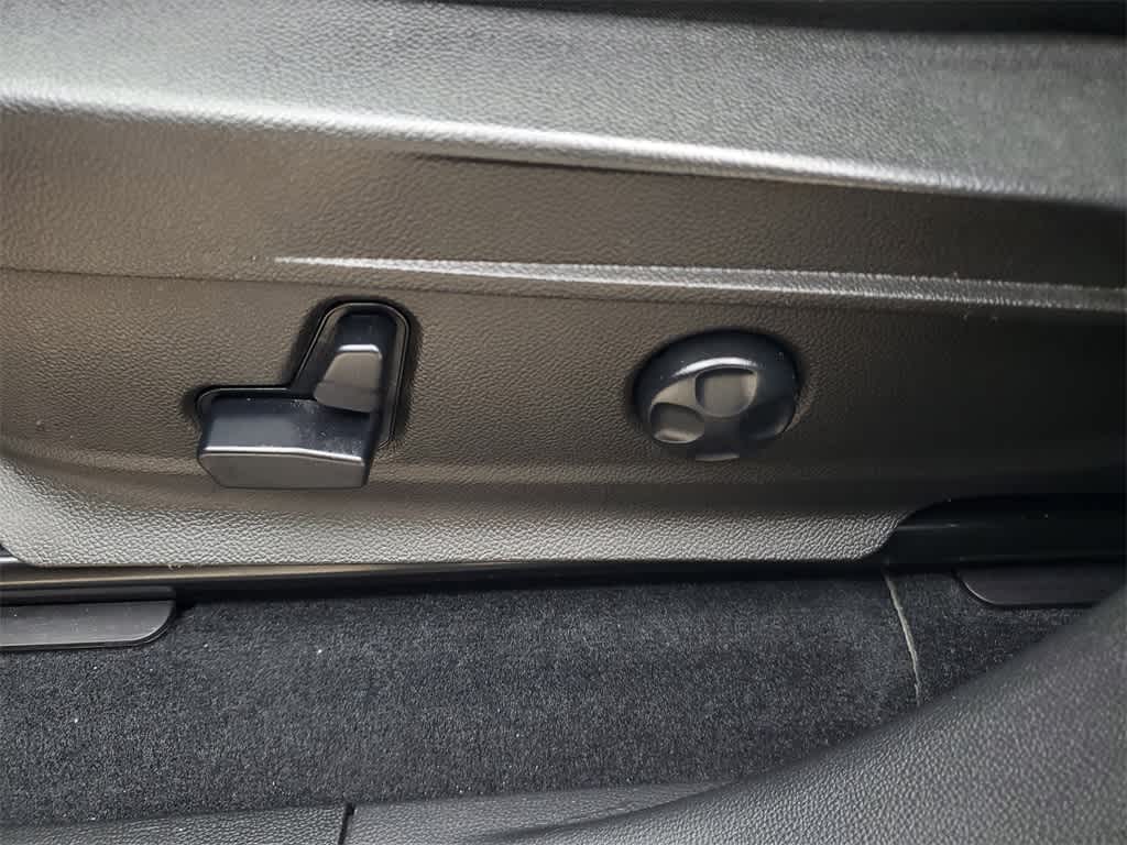 Thumbnail: 2021 Alfa Romeo Stelvio - 22