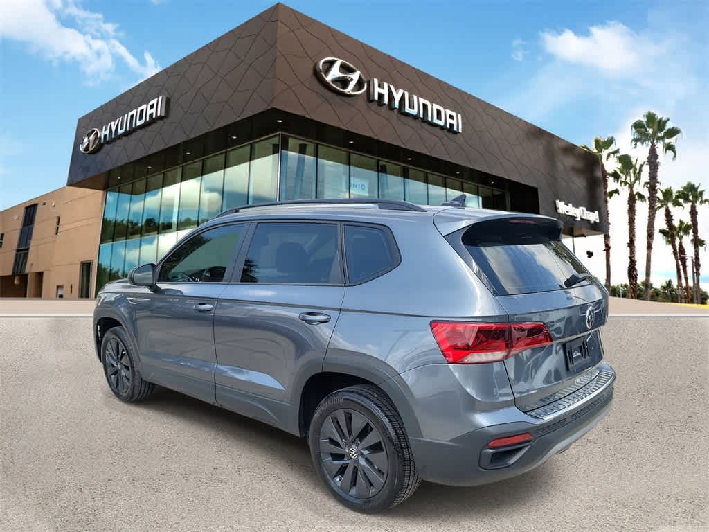 Thumbnail: 2022 Volkswagen Taos - 2