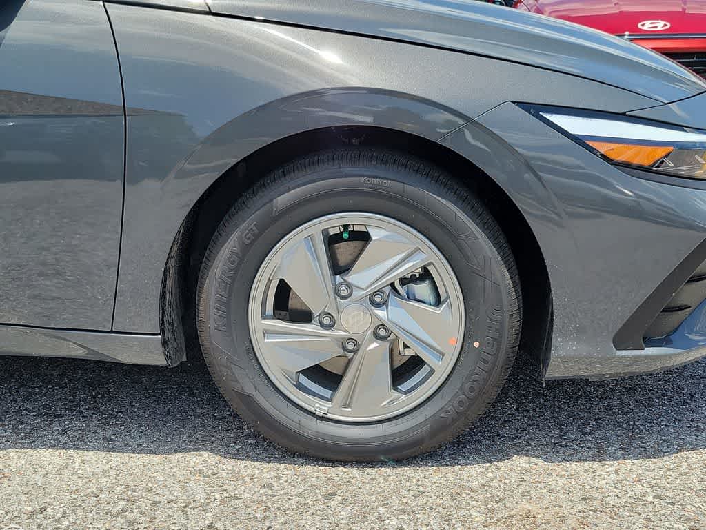 Thumbnail: 2026 Hyundai Elantra - 4