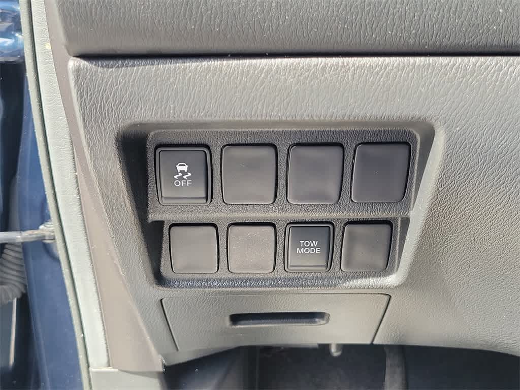Thumbnail: 2014 Nissan Pathfinder - 22