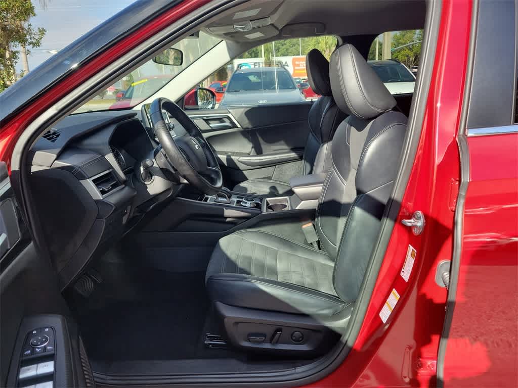 Thumbnail: 2024 Mitsubishi Outlander - 23