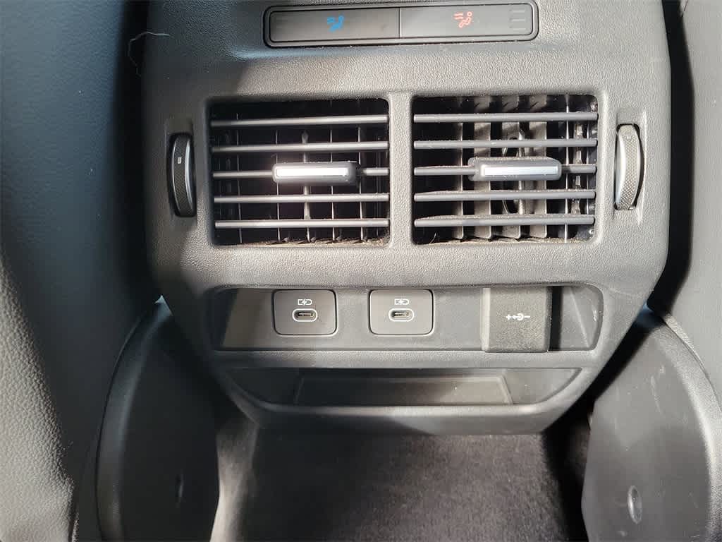 Thumbnail: 2024 Land Rover Discovery Sport - 12