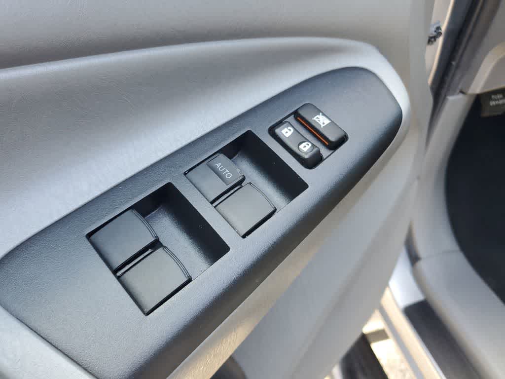 Thumbnail: 2014 Toyota Tacoma - 17