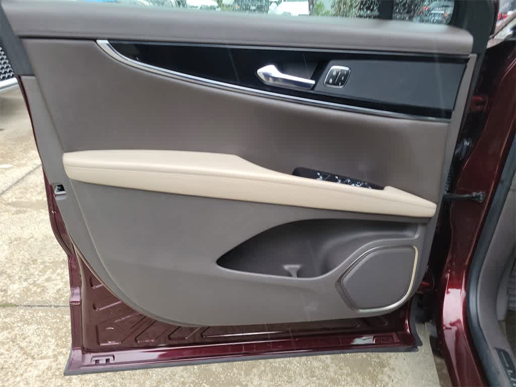 Thumbnail: 2023 Lincoln Nautilus - 17