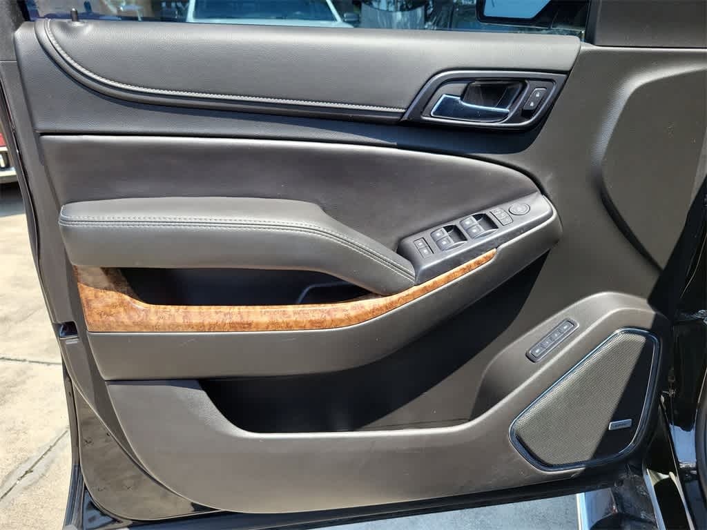 Thumbnail: 2019 Chevrolet Tahoe - 16