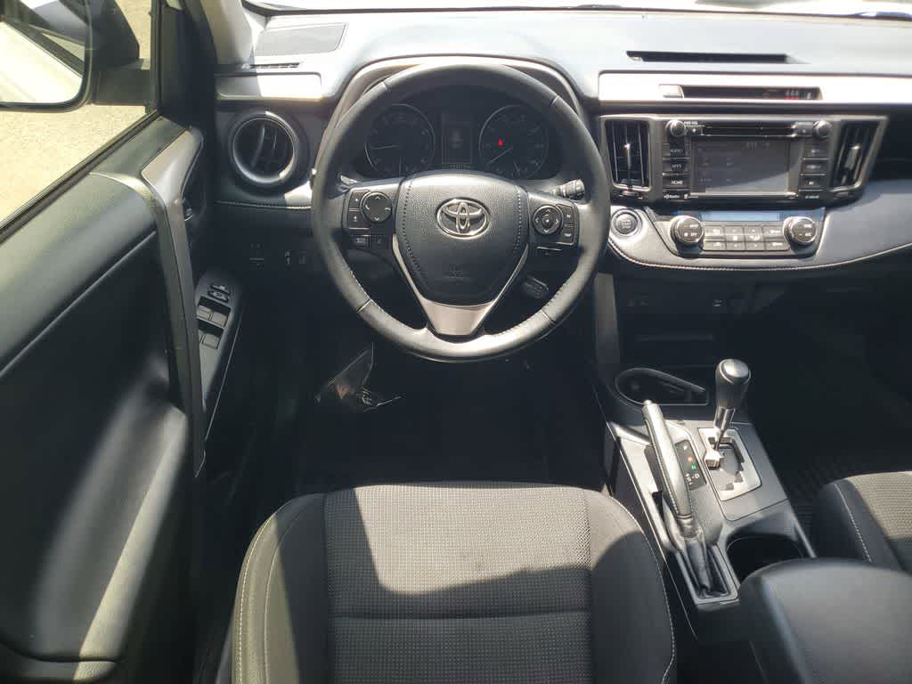 Thumbnail: 2018 Toyota RAV4 - 15