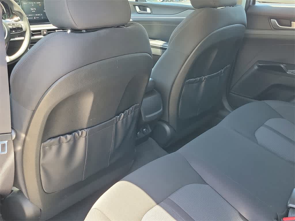 2023 Kia K5 LXS 8