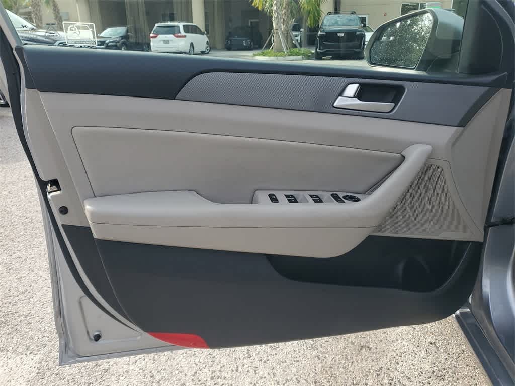 Thumbnail: 2015 Hyundai Sonata - 18