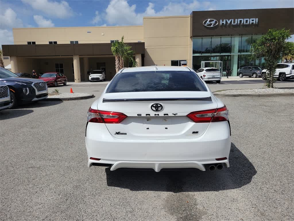 2020 Toyota Camry SE 8