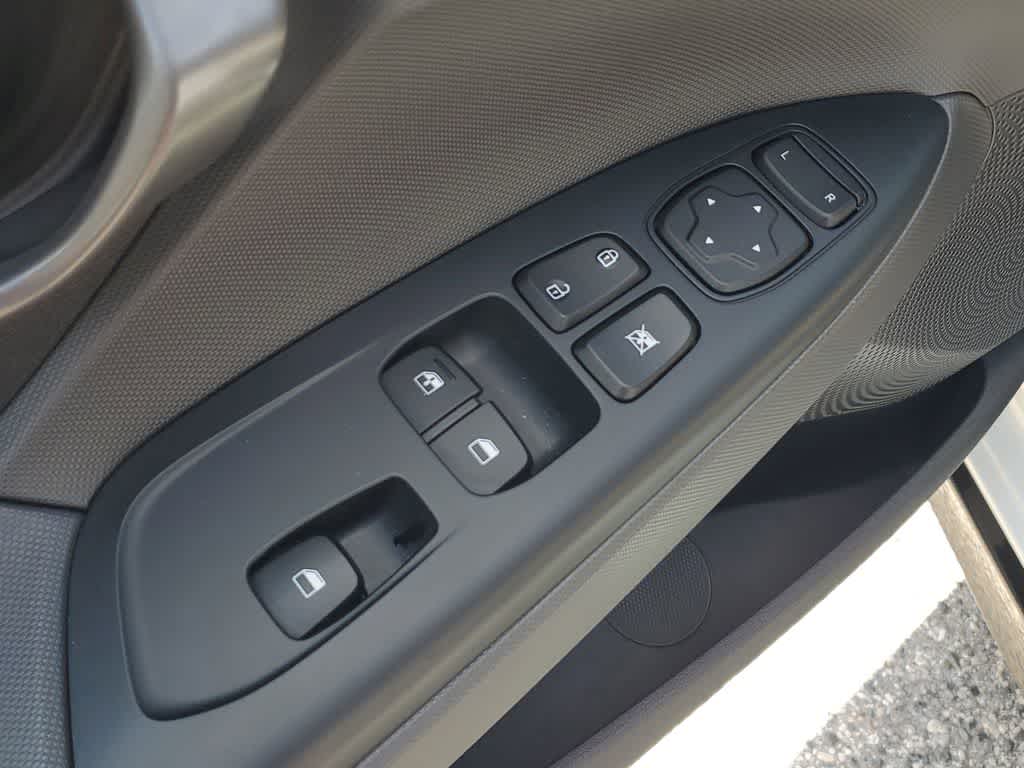 Thumbnail: 2020 Hyundai Veloster - 15