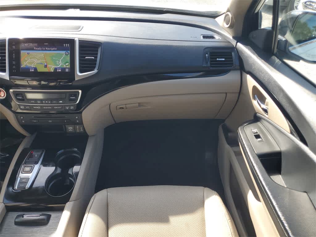 Thumbnail: 2018 Honda Pilot - 16