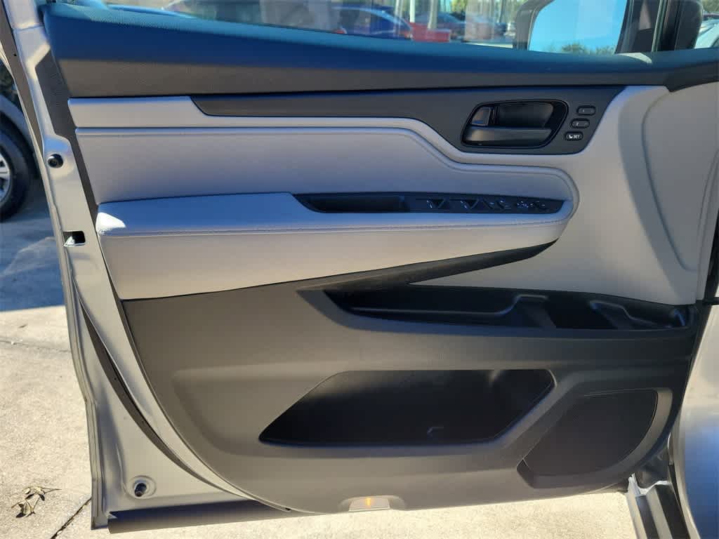 Thumbnail: 2024 Honda Odyssey - 17